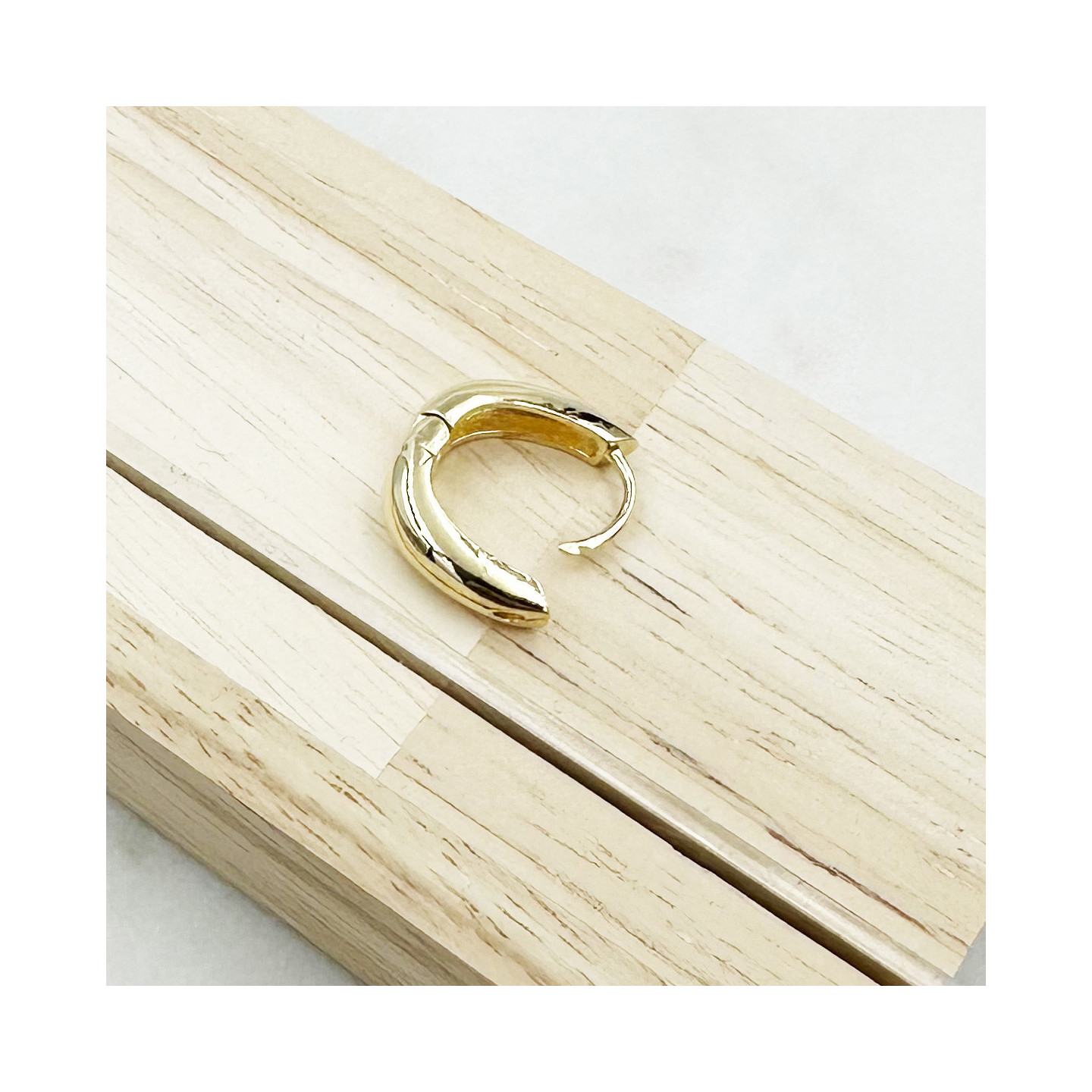 Bruna's Choice Corsica Huggies - 18k gold plated